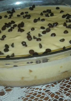 Una foto de Postre Royal de vainilla y dulce de leche con vainillas