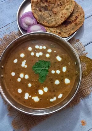 A picture of Dal Makhani.