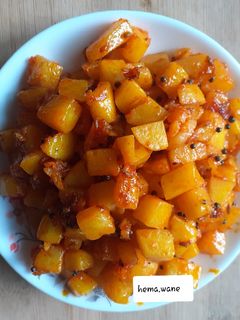 बटाट्याची भाजी (batatayachi bhaji recipe in marathi) रेसिपी चे मुख्य फोटो