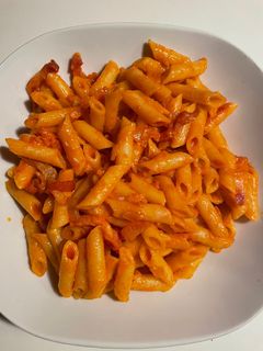 Una foto de Macarrones con bacon