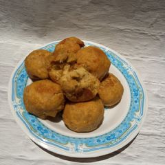 A picture of Spicy buns.