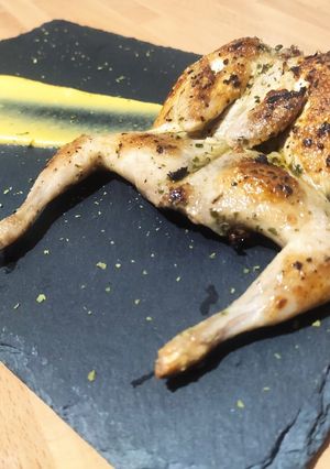 Una foto de Codorniz a la plancha con su majado