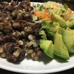 A picture of White corn and Adzuki beans githeri.