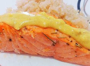 Foto de Salmão com molho dijon