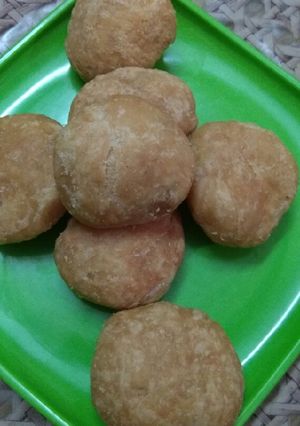 A picture of Sama rice kachori.