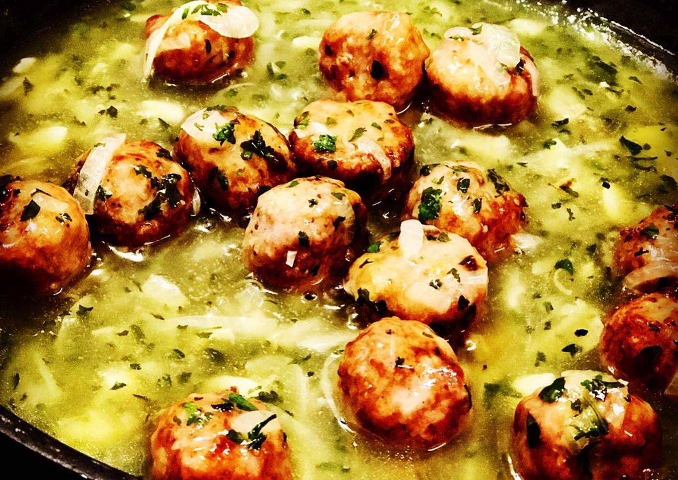 Albóndigas en salsa (estilo tradicional)
