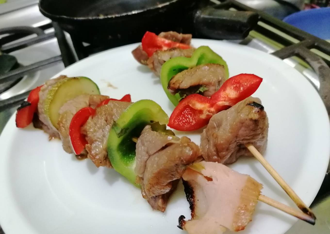 Brochetas de res