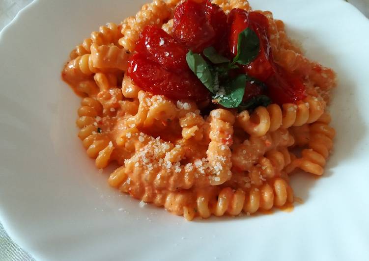 Simple Way to Make Veloce Fusilli con pesto di pomodorini