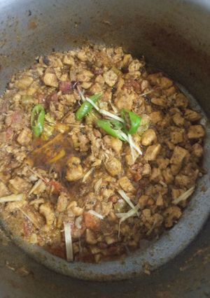 A picture of Chicken katakat.