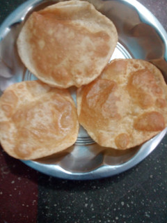 பூரி செய்முறை முக்கிய புகைப்படம்