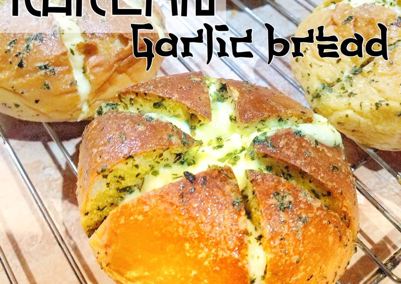 Korean Garlic Cheese Bread