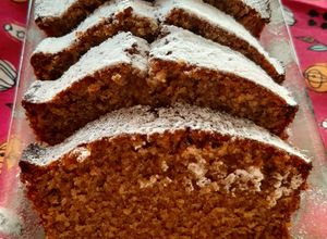 Una foto de Budín integral de limón y amapolas