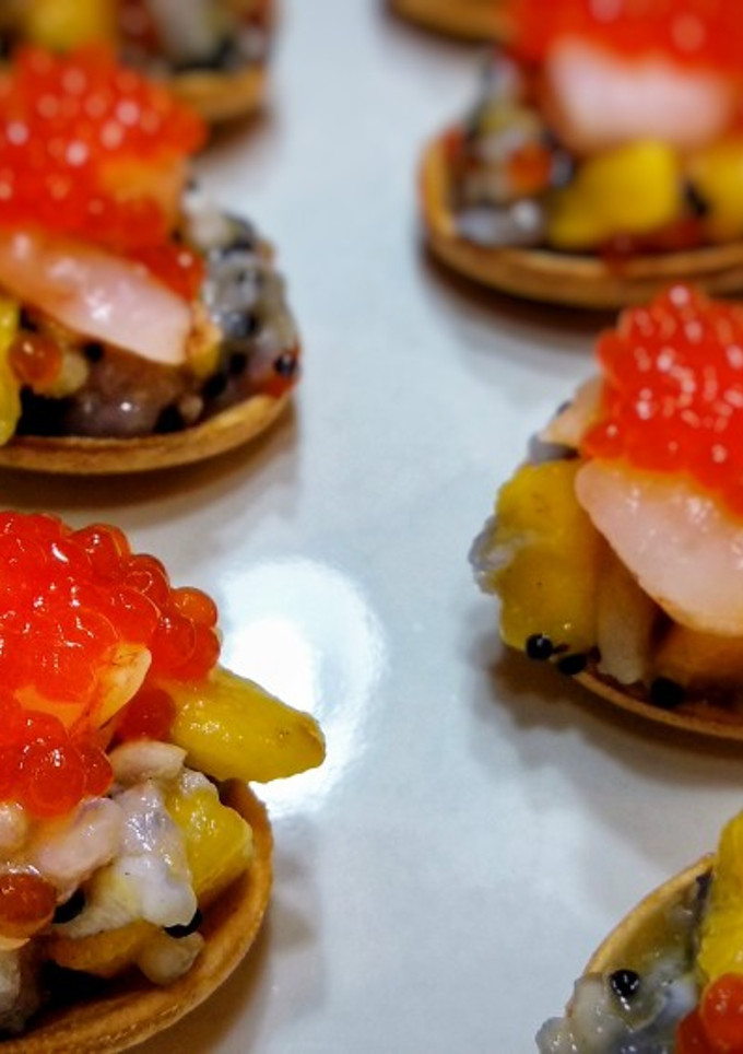 Una foto de 118.🦐Cucharitas de gambas y mango estilo asiático🥭