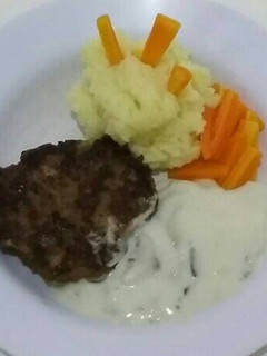 Foto resep Beef Paddy Steak with Mashed Potato and Mushroom Sauce