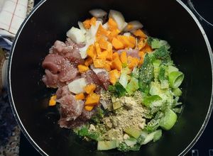 Foto de Lombinho com Legumes e Molho de Rabo de Boi