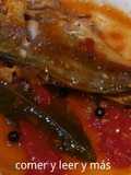 Chicharros en salsa de tomate con cúrcuma y pimienta de Jamaica