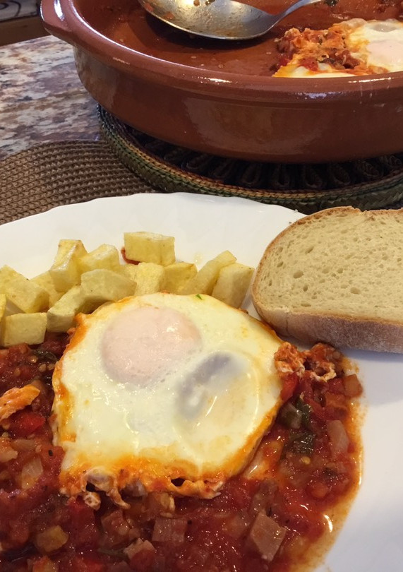Una foto de Huevos al plato