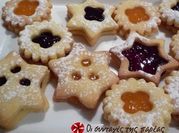 A picture of egg yolk cookies
