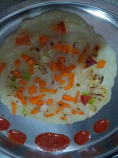 ગાજર ઉત્તપમ (Carrot Uttapam Recipe In Gujarati) રેસીપી મુખ્ય ફોટો