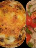Mini lasaña, y ensalada de tomate cherry, cebolla y albahaca!😁😘