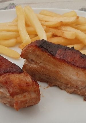 Una foto de Costillas con miel y barbacoa
