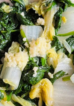 Hình của món 🌱 Cải Thảo & Rau Chân Vịt Trộn Dầu Mè.