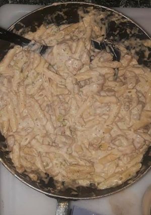 A picture of Chicken penne pasta.