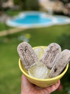 Una foto de Polos de galletas oreo [receta para hacer con niños]