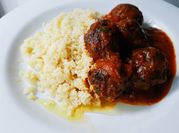 Una foto de couscous árabe