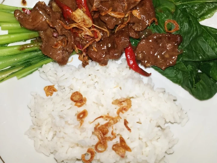 Langkah Mudah untuk Menyiapkan Resep Daging sapi lada hitam Anti Ribet, Mantap Sekali