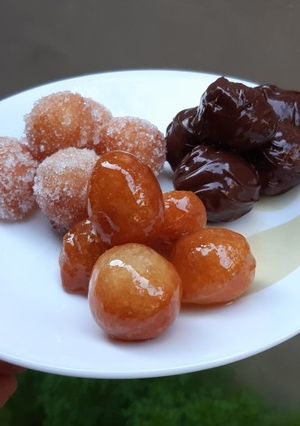 A picture of Easy Homemade sweetballs.