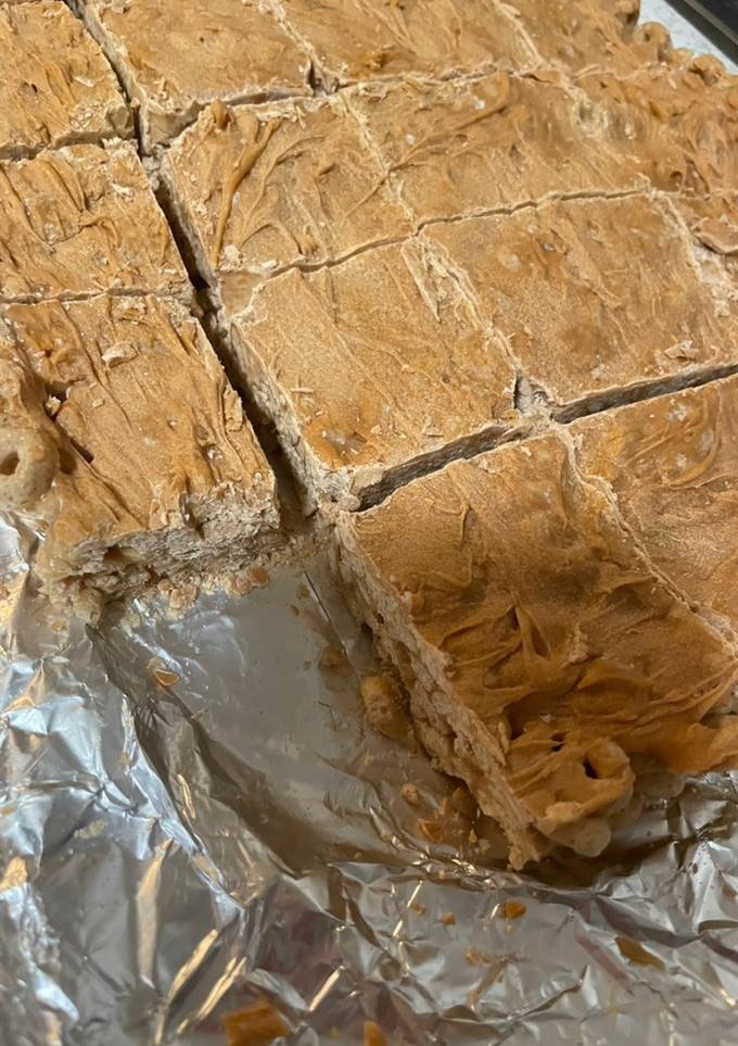 A picture of Peanut butter Cheerio bars.