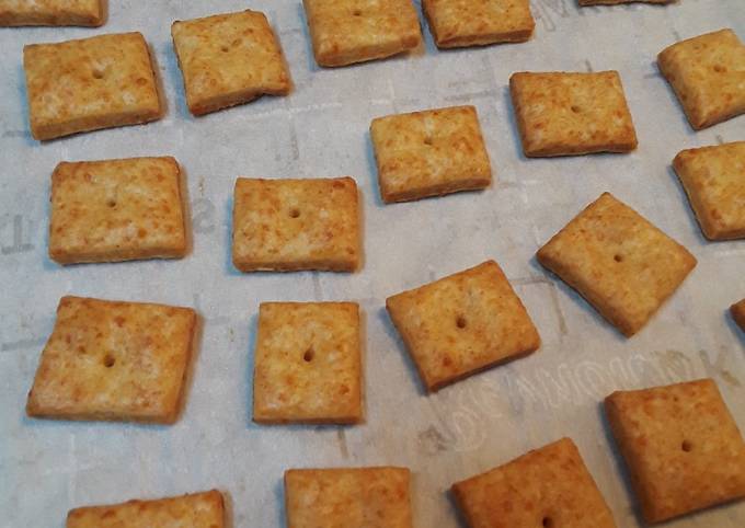 Homemade Cheese Crackers