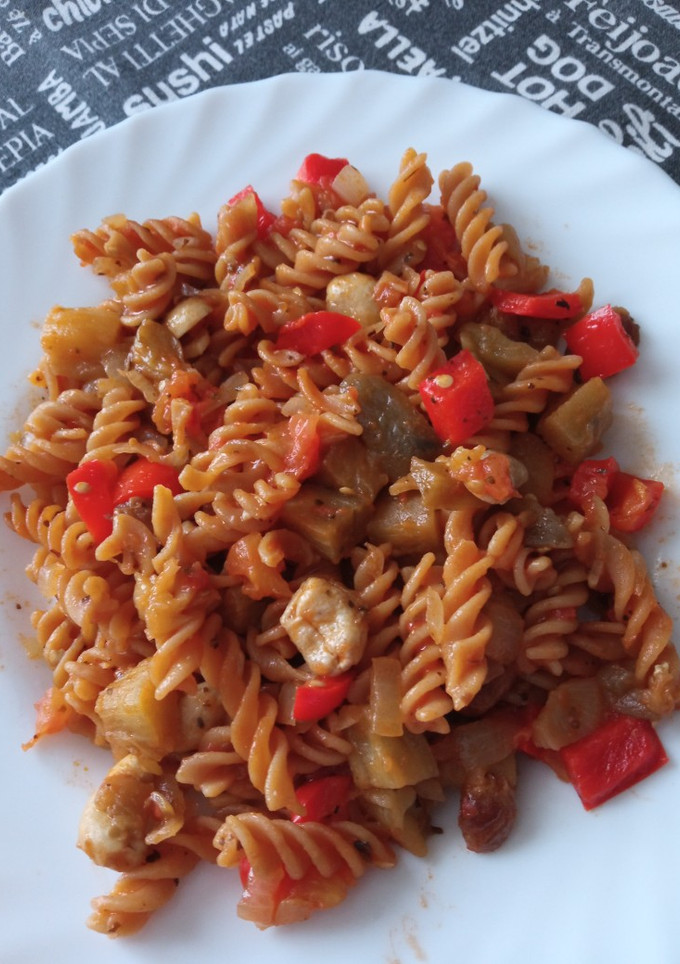 Una foto de Macarrones de lentejas rojas con Verduras