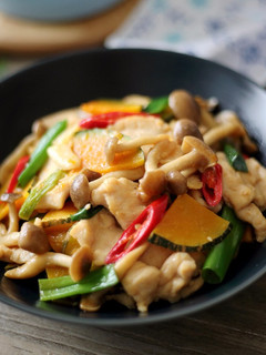 菇菇嫩炒雞片 的食譜成品照片