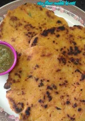 A picture of Rice flour makki ki roti.