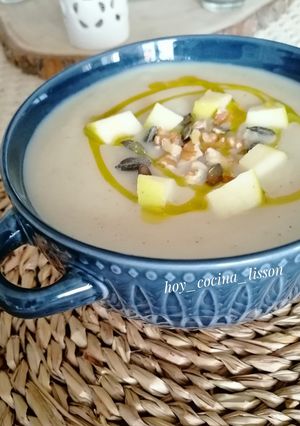 Foto principal de Crema fría de coliflor y manzana