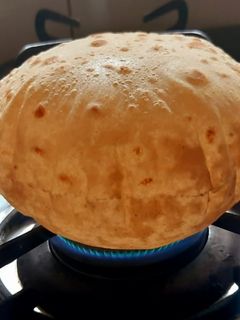 रोटी (चपाती) (chapati recipe in marathi) रेसिपी चे मुख्य फोटो