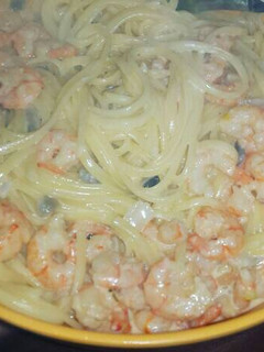 Una foto de Spaghetti con camarones chicos pelados