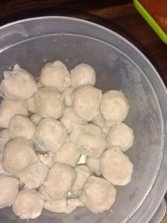 Foto resep Bakso ayam praktis dengan tepung instant