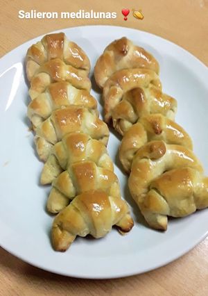 Una foto de Medialunas de manteca 🥐