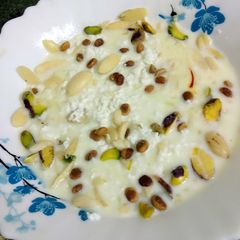 A picture of Kandhari kheer.