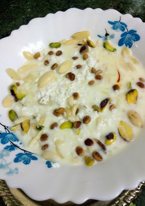 A picture of Kandhari kheer.
