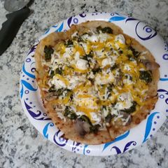 A picture of 10 minute personal size pita pizza.