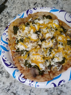 A picture of 10 minute personal size pita pizza.
