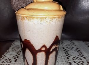 Una foto de Dalgona Coffee de OREO 달고나커피