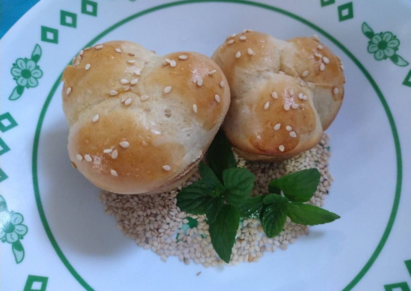 Bollitos rellenos en forma de trébol.😋