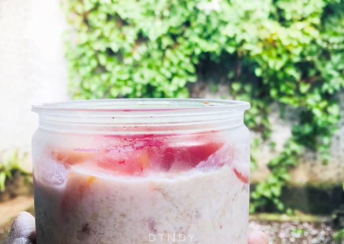 Berry Papaya Overnight Oats