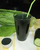 Smoothie de lechuga con pepino y alga espirulina antes de ir a dormir