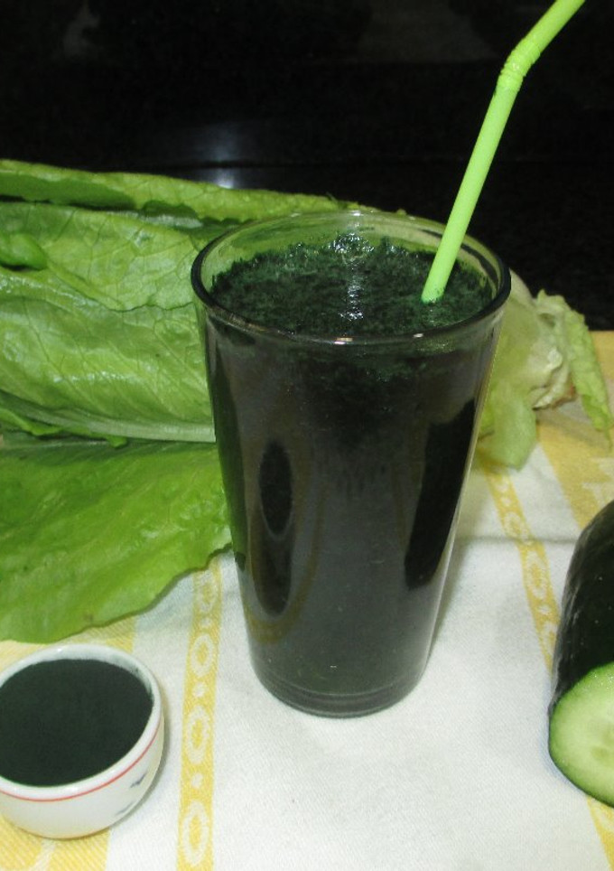 Una foto de Smoothie de lechuga con pepino y alga espirulina antes de ir a dormir
